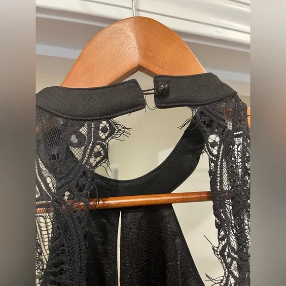 Black Dress - Picture 5 of 5